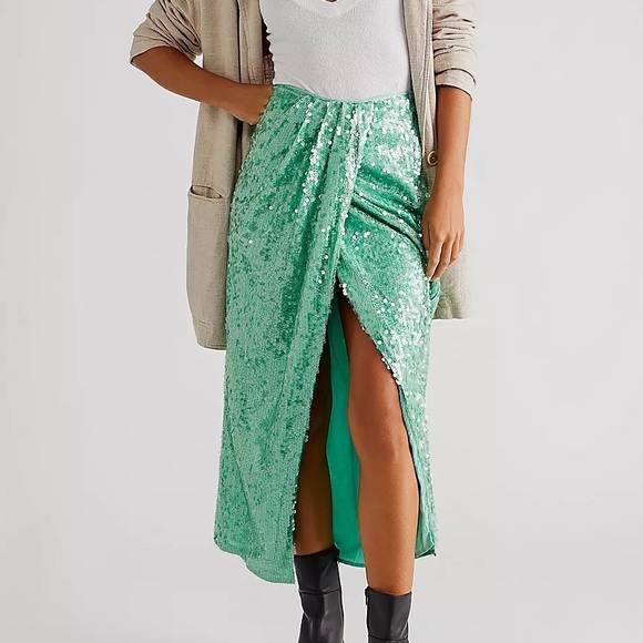 New Women’s Free People Poets Sequin Sarong Skirt!!🔥🔥🔥